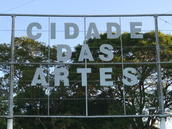 A UERGS E A UTOPIA DA CIDADE DAS ARTES // Michele Martines